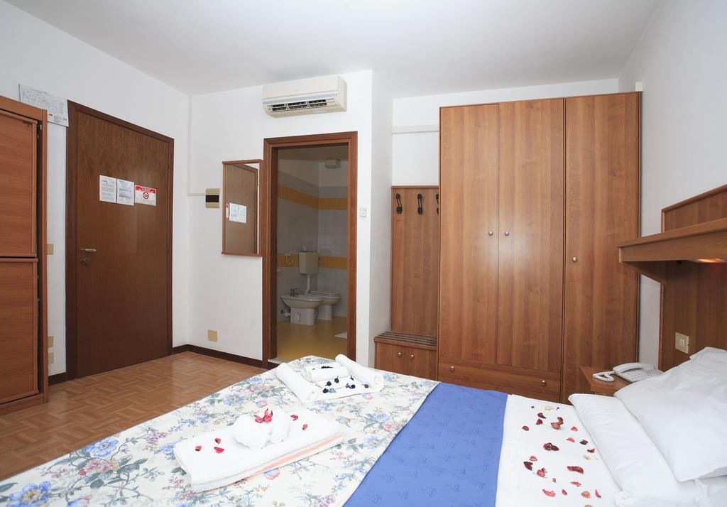 Hotel Aspe บิบิโอเน ภายนอก รูปภาพ